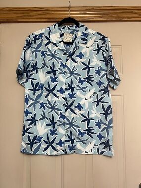 Men's Blue Floral Short-Sleeve Button-Up Shirt